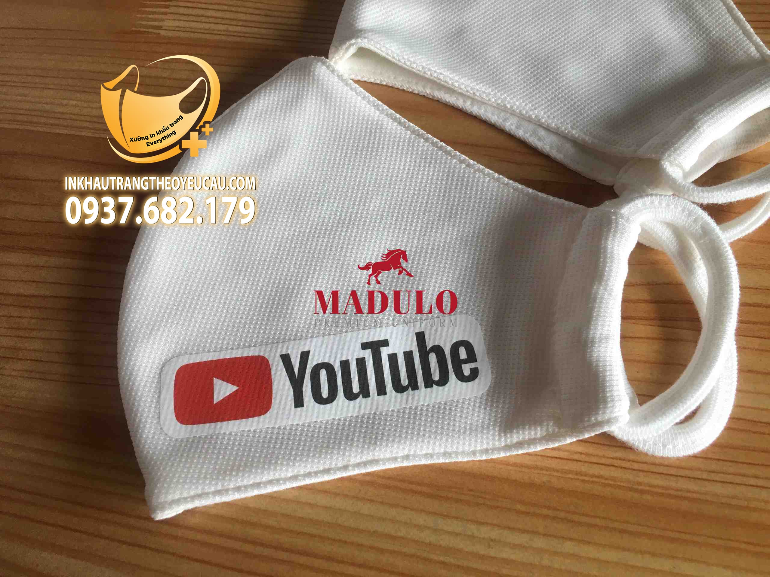 Khẩu trang vải in logo Youtube
