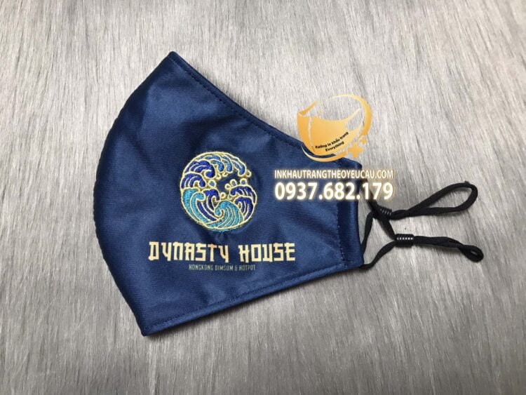 Khẩu trang vải thêu logo Dynasty House