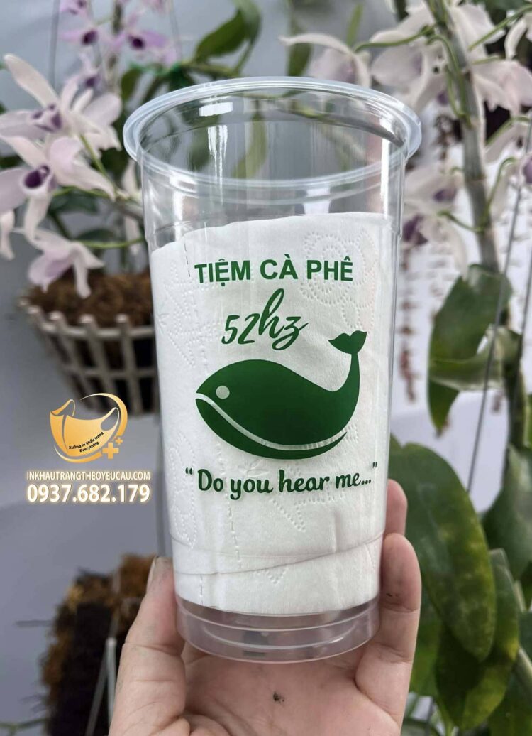 In logo lên ly nhựa Tiệm cà phê 53h3