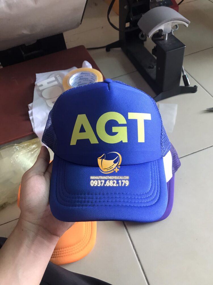 in nón kết màu xanh