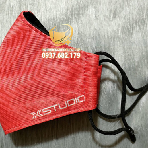 Khẩu trang vải in logo Xstudio màu đỏ
