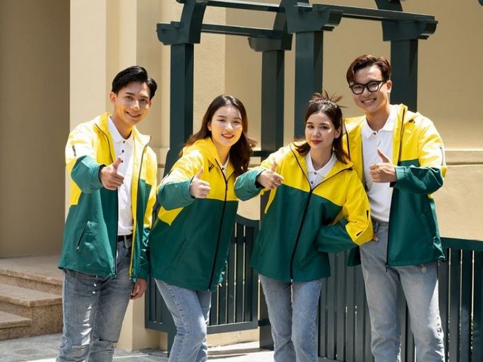 Bạn đang tìm xưởng may áo khoác thì hãy liên hệ với Xưởng May Everything để được tư vấn giải pháp tối ưu nhất