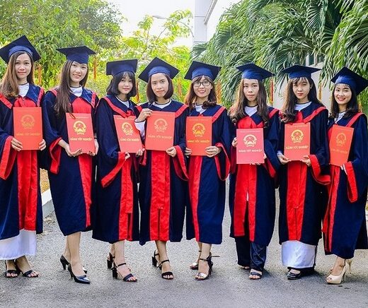 Xưởng may áo Tốt nghiệp giá rẻ số lượng ít tại TP.HCM