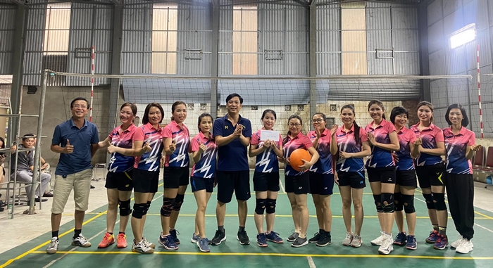 Hãy nói rõ với xưởng may đồng phục bóng chuyền về yêu cầu, số đo kích thước, mong muốn của bạn khi đặt may áo