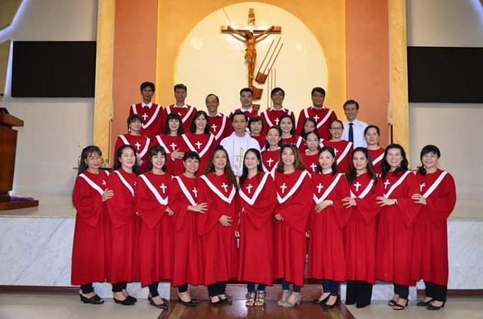 Đồng phục Công giáo cần mang đến sự trang trọng, phù hợp hoạt động của cộng đoàn nên đặt xưởng may đồng phục công giáo là lựa chọn ưu tiên