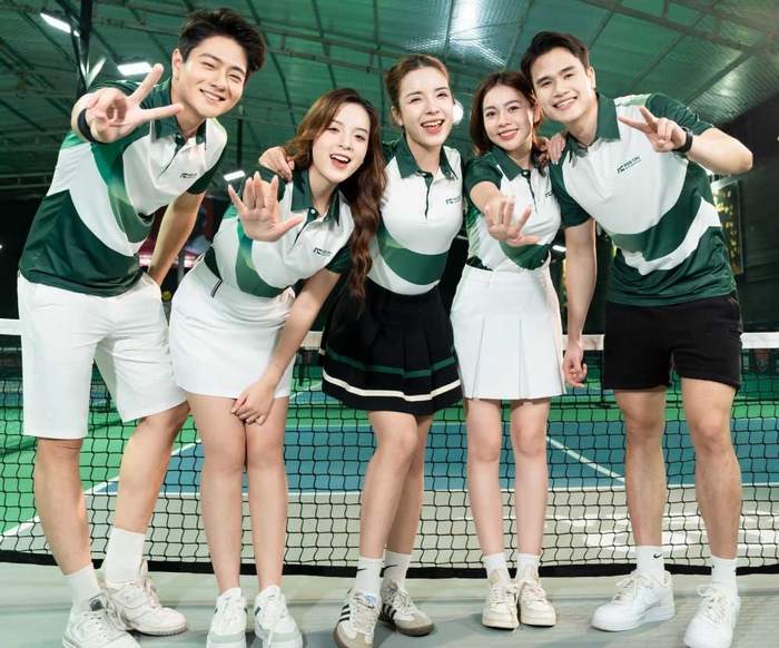 Liên hệ xưởng may đồng phục pickleball để đầu tư trang phục, giúp đội nhóm bạn có hình ảnh tập luyện/thi đấu chuyên nghiệp