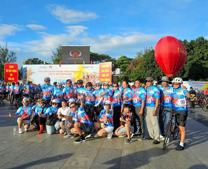 Nhiều tổ chức, doanh nghiệp,... tìm đến xưởng may đồng phục xe đạp để có trang phục tập luyện, thi đấu chuyên nghiệp, ưng ý hơn