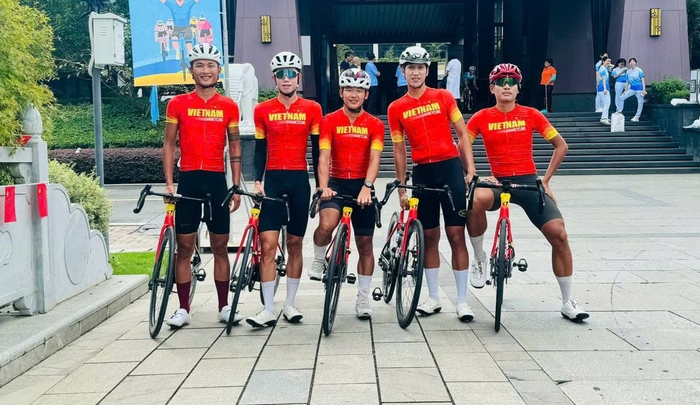 Đặt may tại xưởng may đồng phục xe đạp giúp đội nhóm bạn có trang phục thi đấu như ý, thể hiện được phong cách, thông điệp riêng