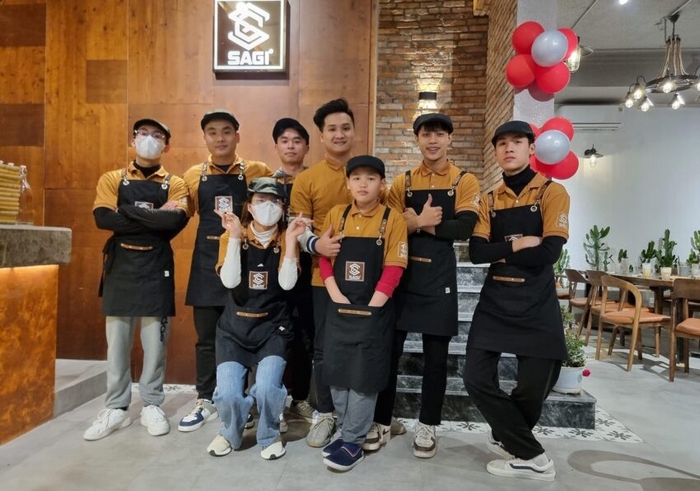 Đặt thiết kế, gia công đồ tại xưởng may tạp dề sẽ tăng tính đồng bộ, chuyên nghiệp và tạo thiện cảm với khách hàng