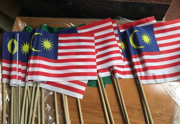 In Cờ Cầm Tay Lấy Liền Tại TP.HCM