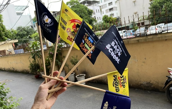 Dịch vụ in cờ cầm tay và những điều bạn phải biết
