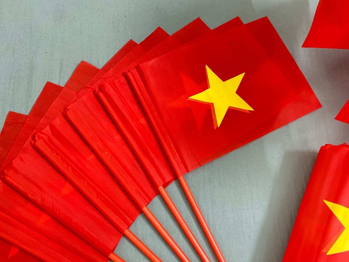 Kích thước cờ cầm tay tiêu chuẩn trên thị trường