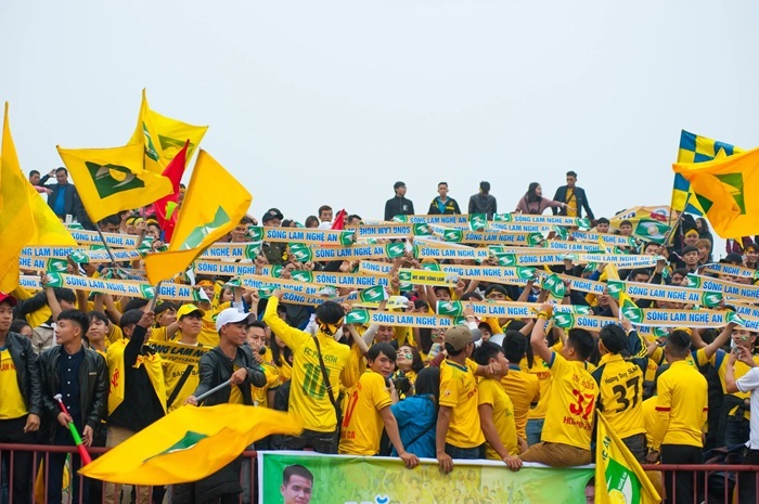 In Cờ Cổ Vũ Theo Yêu Cầu