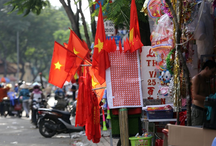 In Cờ Cổ Vũ Theo Yêu Cầu